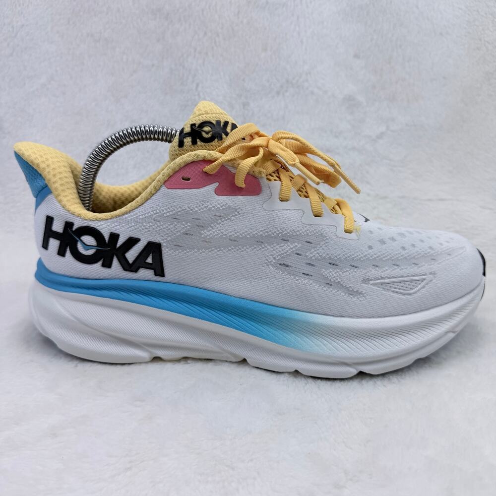 HOKA Clifton 9 Womens Running Shoes Blanc de Blanc Swim Day Size 9 Wide Sneakers